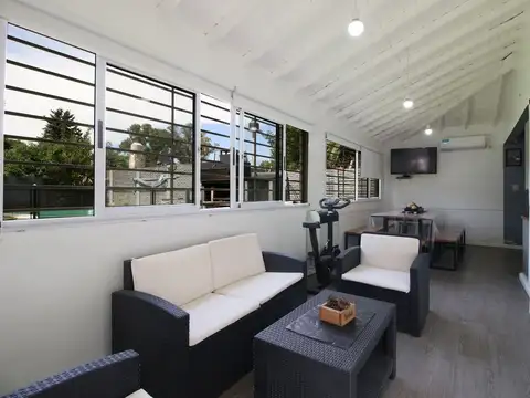 VENTA DE CASA CON PILETA -TRUJUI MORENO
