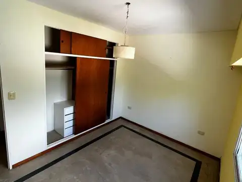 CASA/DUPLEX EN VENTA