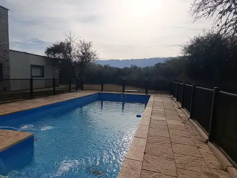 Casa en Venta con 4 cocheras