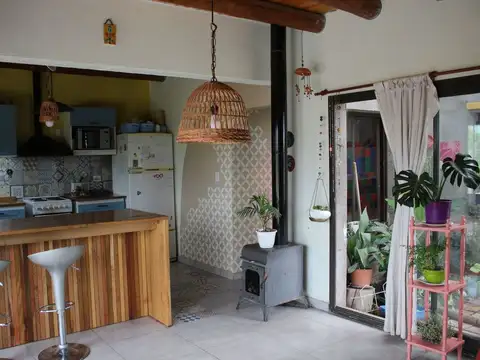 Casa 3 ambientes con 1 baño