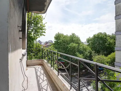 VENTA DEPTO  2 AMBIENTES - AL FRENTE - CON BALCON - LA BOCA