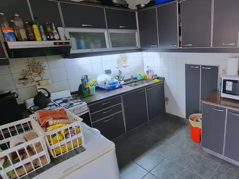 OPORTUNIDAD  HERMOSO CHALET EN RAMOS 2 PLANTAS CON JARDIN/PATIO PARRILLA Y COCHERA - 110M2 -  IMPECABLE - APTO CREDITO