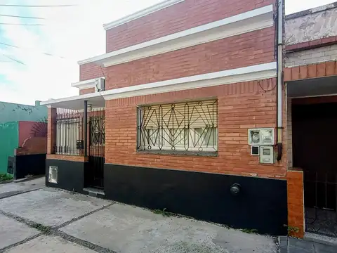 CASA PARA DOS FAMILIAS