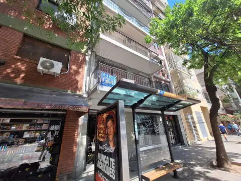DEPARTAMENTO 4 AMB AL FRENTE  CON 2 BAÑOS Y BALCON