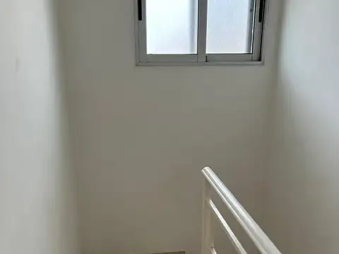 Casa en Alquiler con 1 cochera