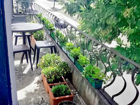 Casa con 3 PH + Local en Nueva Pompeya. Se vende en block 3600