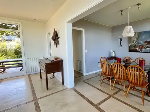 Casa 6 ambientes con 3 baños