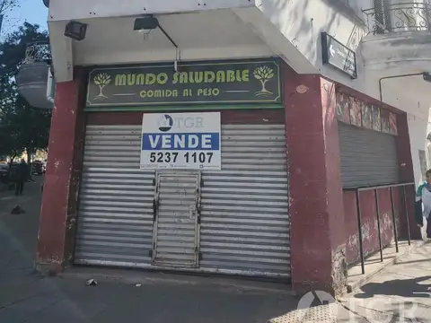 Departamento en  planta baja con local