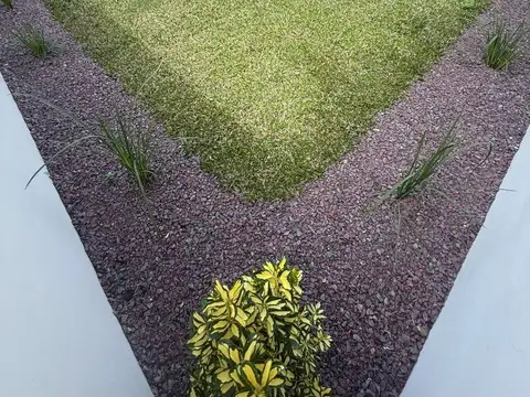 Casa 3 ambientes con 2 baños