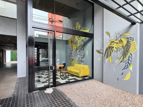 Venta depto. un ambiente divisible al ctafrente c/ balcón, parrilla y cochera