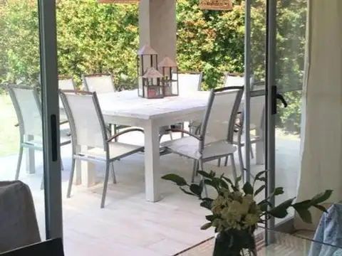 Casa 4 ambientes con 4 baños