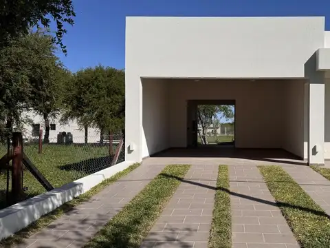 Casa en Venta con 2 cocheras