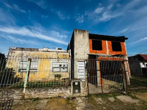 Casa en venta Moron. ZONIFICACION INDUSTRIAL.