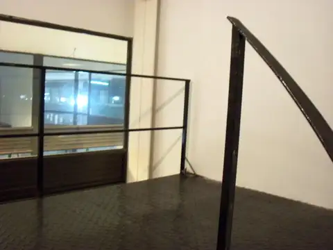 Av Cordoba  al 500 Local o Baulera