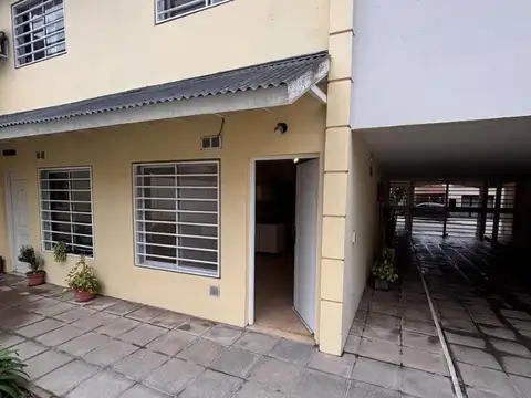 DUPLEX  2 AMBIENTES Y MEDIO CON COCHERA EN VENTA