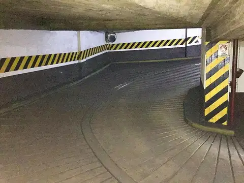 Av Santa Fe y Laprida - Cocheras Fijas Cuebiertas - Barrio N