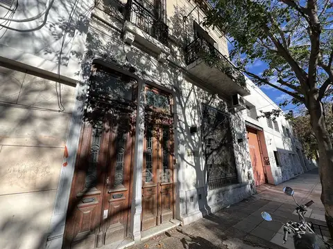 ESPECT LOCAL A LA CALLE EN URIARTE AL 1800 - 250 M2 APROX IMPECABLE BAULERA