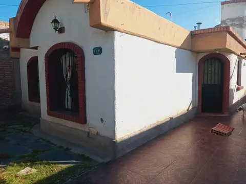 Casa 4 ambientes con 1 baño