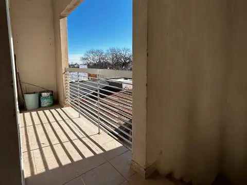 Mayor Orellanos 100, Piso 1