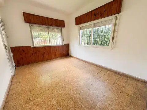 Casa 4 ambientes con 1 baño