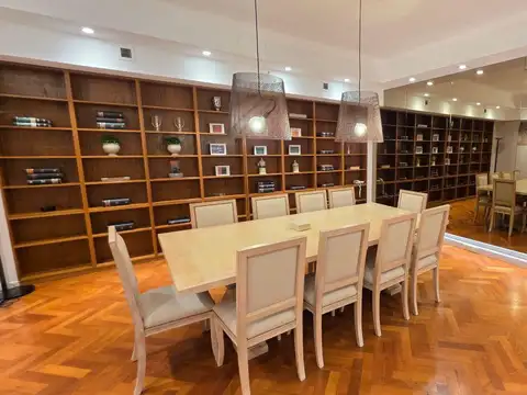 Excelente Oficina Comercial de 240 m² en Venta en Tribunales