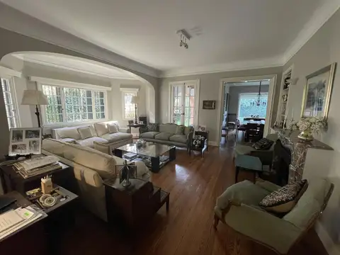 Casa en Alquiler con 1 cochera
