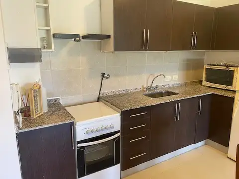 Altos de Hudson II 200, Piso 1