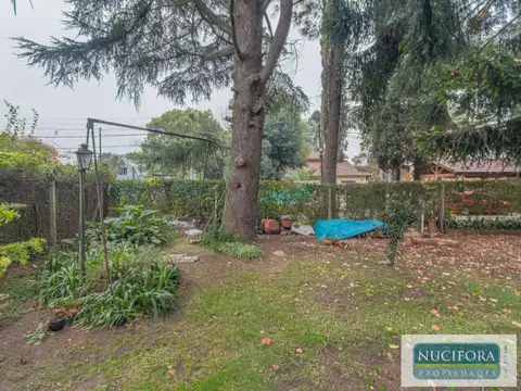 Casa en Venta con 2 cocheras