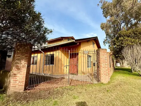 Casa 5 ambientes con 1 baño