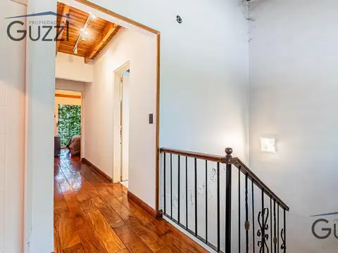 Casa 7 ambientes con 4 baños
