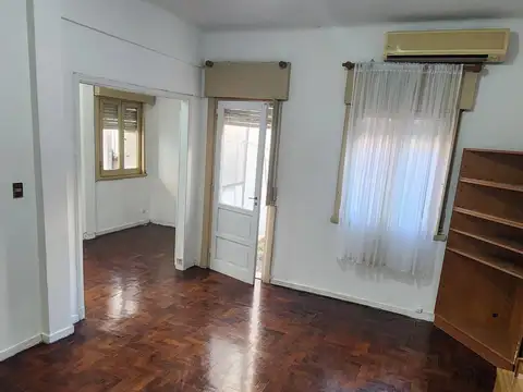 PH TIPO CASA 3 Y 1/2 AMBIENTES CON  AMPLIO PATIO