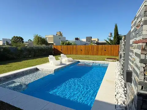 Casa en Venta en Arana, USD 105.000