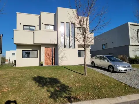 Casa en Venta en Puertos - Araucarias, USD 299.000