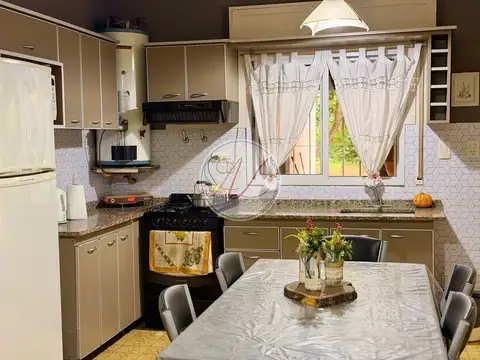 CASA EN MAR DE OSTENDE A MTS DEL CENTRO