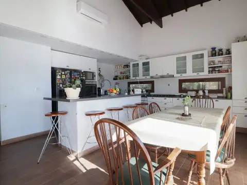 VENTA CASA A LA LAGUNA 5 DORMITORIOS/APTO CREDITO!