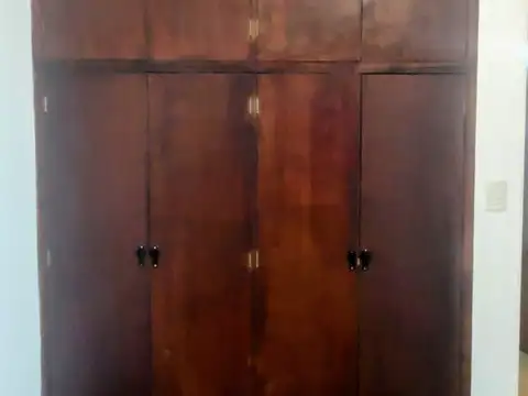 Casa en Alquiler con 1 cochera