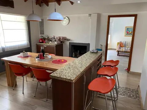 Casa 3 ambientes con 2 baños