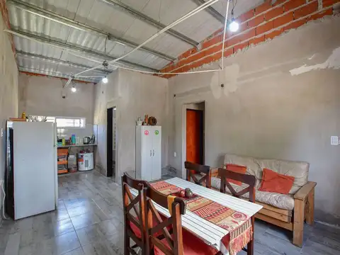 Casa 3 ambientes con 1 baño