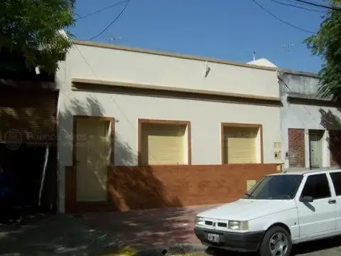 Galpon de 113m2 con cata de 3amb a refaccionar