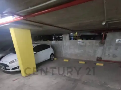 Cochera en venta en Caballito