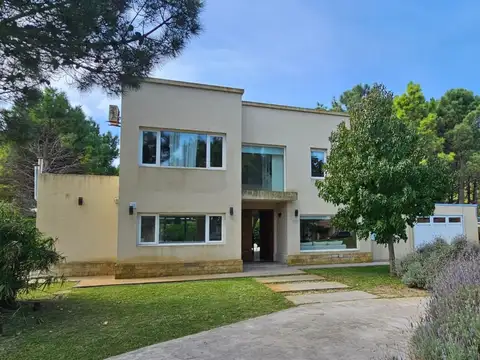 Casa en Venta 3 Dormitorios en Pinamar La Herradura Barrio Privado