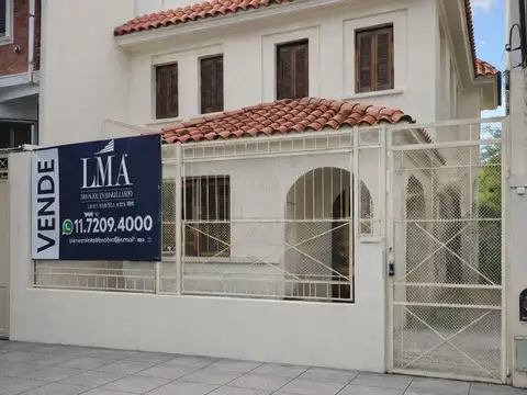 Venta casa a refaccionar 43 de fondo