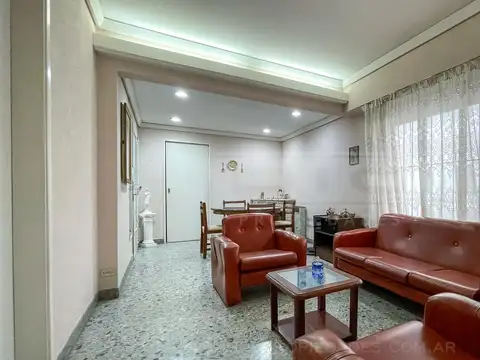 Depto Tipo Casa en Venta 50 años
