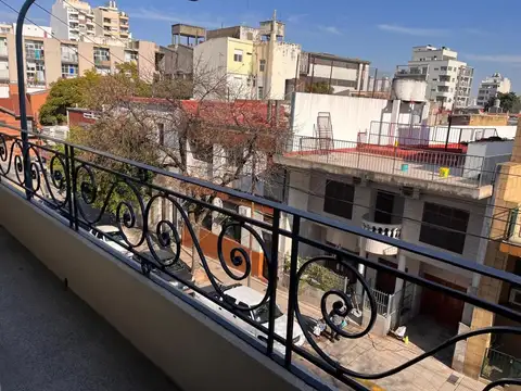 Departamento tipo casa de 3 amb con cochera