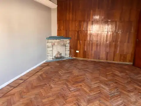 Depto Tipo Casa en Venta 40 años