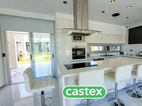 Casa en Venta en Countries y Barrios Cerrados en Ezeiza, USD 1.000.000
