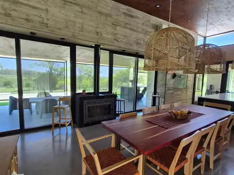 Casa en Venta con 7 cocheras