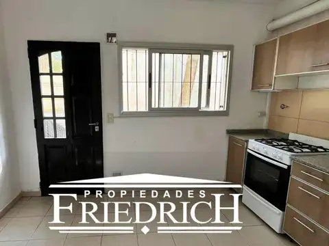 Casa en Alquiler en Francisco Álvarez, $ 800.000