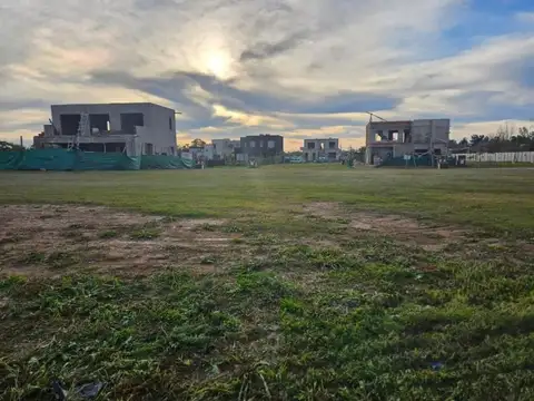 ADG. Excelente lote interno en El Olivar