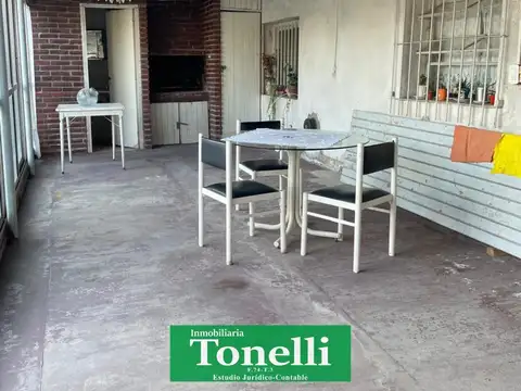 Calle 3 De Febrero 1300